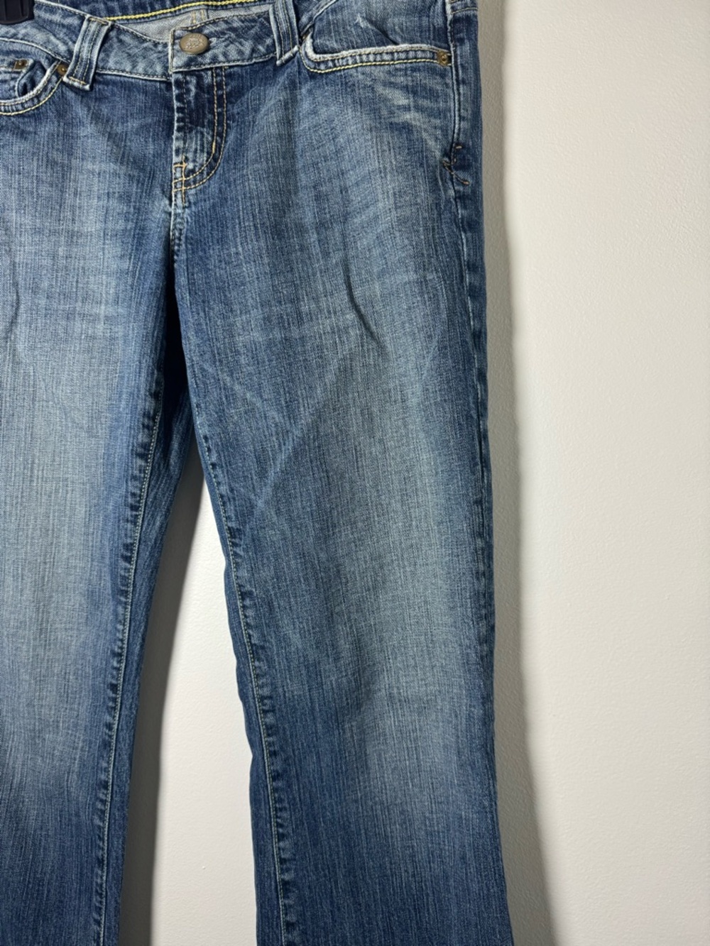 American Eagle Boyfriend 77 Jeans Women 8 Long Light Wash Bootcut - Picture 3 of 5